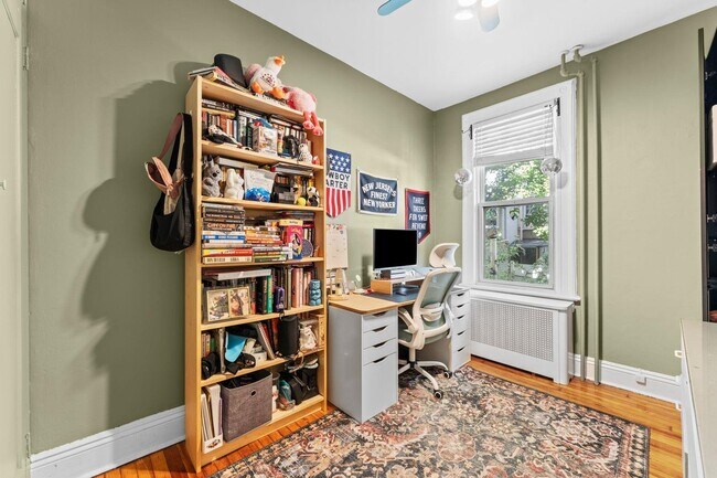 Building Photo - 44 BOORAEM Ave