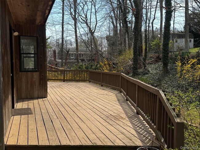 Building Photo - 2581 Roanoke Ave