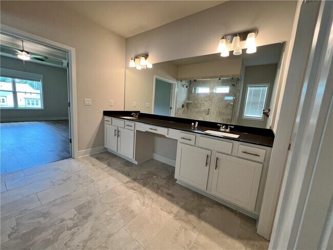 Building Photo - 905 Winding Rose Dr