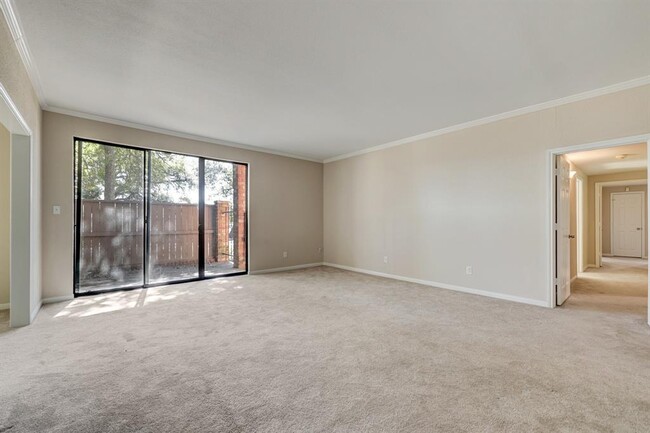 Building Photo - 2400 N Braeswood Blvd