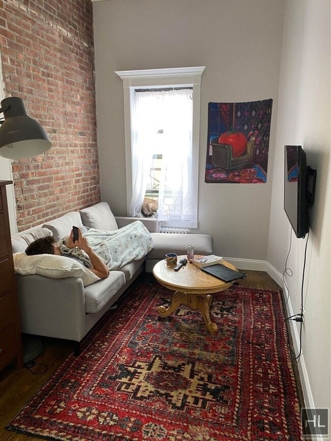 Building Photo - GORGEOUS MIDTOWN WEST 2 BEDROOM - WON'T LA...