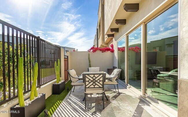 Building Photo - 7343 E Vista Bonita Dr