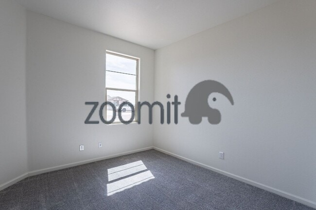 Building Photo - Coming Soon  Mid May 2026!- 4bdrm 3bath - 1 acre horse property