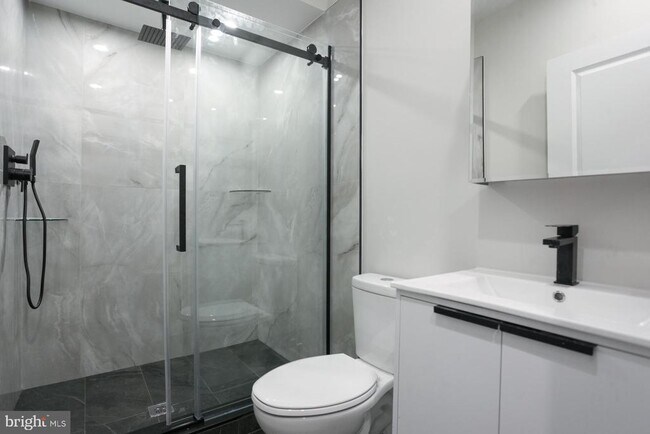 Building Photo - 3849 Fairmount Ave