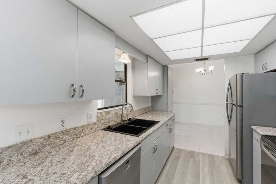 Building Photo - 7284 Sea Mist Dr