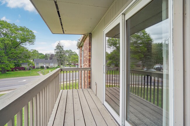 36-print-McKnight Rd N-1705-030.jpg - Aspen Village