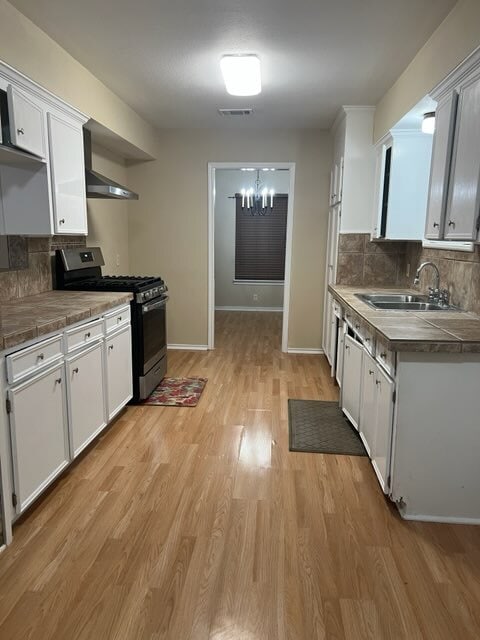 Building Photo - 2615 9th Ave N