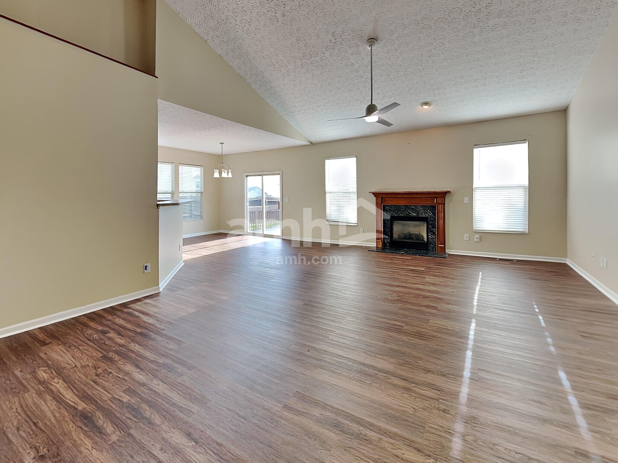 Building Photo - 942 Mahle Dr