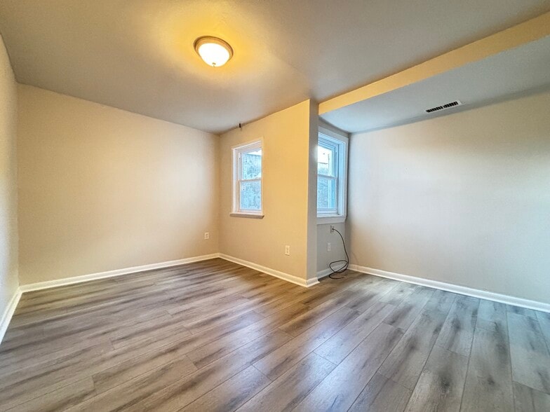 Building Photo - 894 N 42nd St