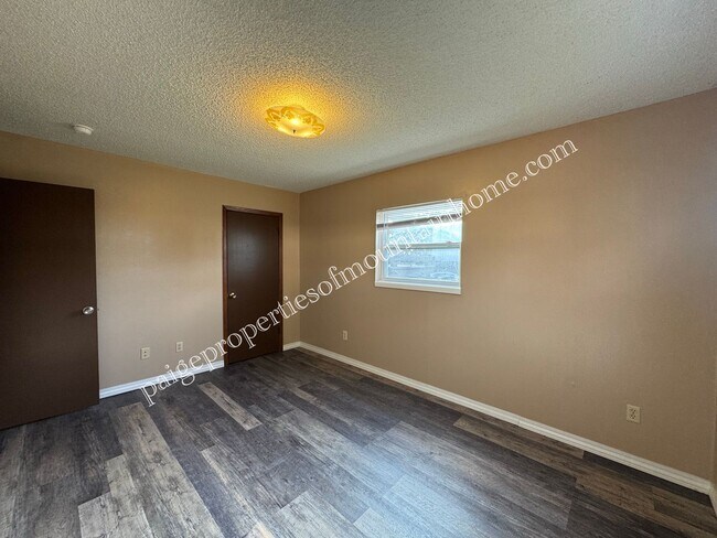 Building Photo - 1842 Buzzard Roost Rd