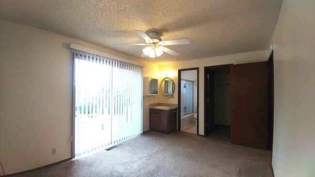 Building Photo - 2170mc