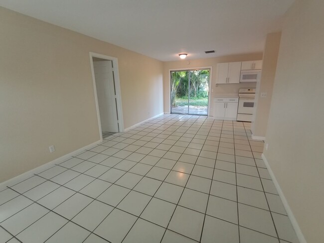 Building Photo - 3115 Prince Dr