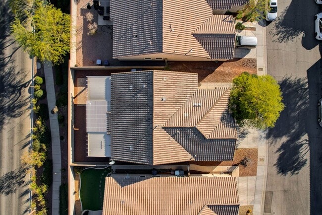 Building Photo - 1 Story in Summerlin - Fresh Carpet, Paint, and Luxury Plank!