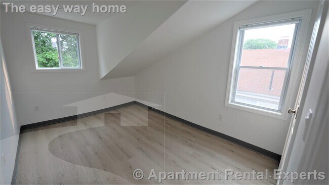 Building Photo - 301-303 Boston Ave Unit #3