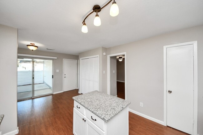 Building Photo - 20641 Patriot Park Ln