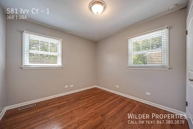 Building Photo - 581 Ivy Ct
