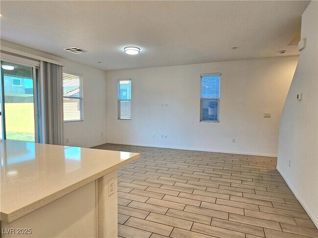 Building Photo - 6551 Dove Pt Pl