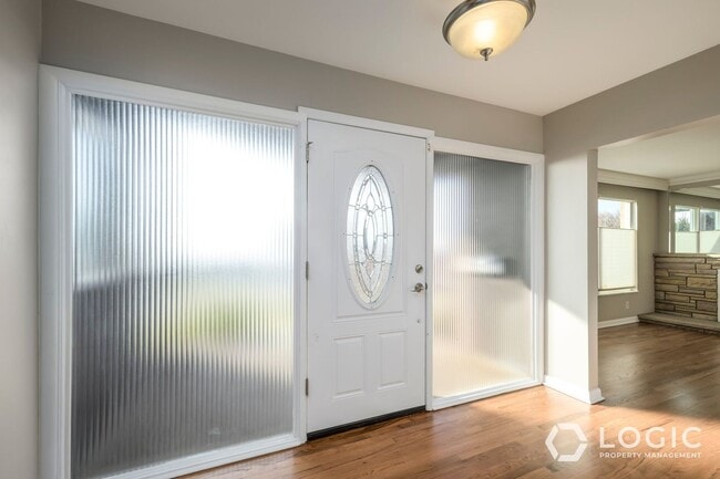 Building Photo - 195 E Roundtoft Dr