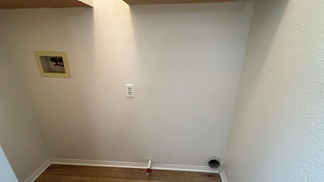 Building Photo - West Lancaster Townhouse in gated community (Marbella Villas)