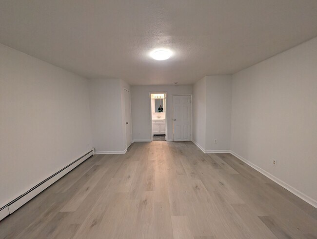 Building Photo - 822 Prospect Ave
