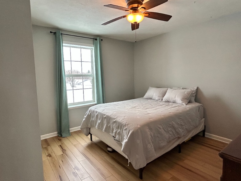 Building Photo - 40020 Selos Rd