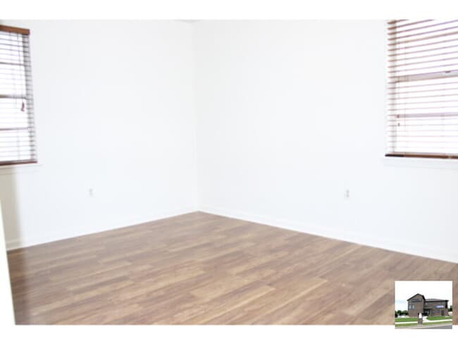 Building Photo - 1009 S 29th St