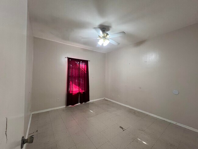 Building Photo - 3119 Galveston St