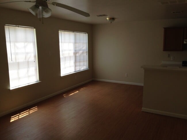 Building Photo - 8511 Apple Carrie Cove