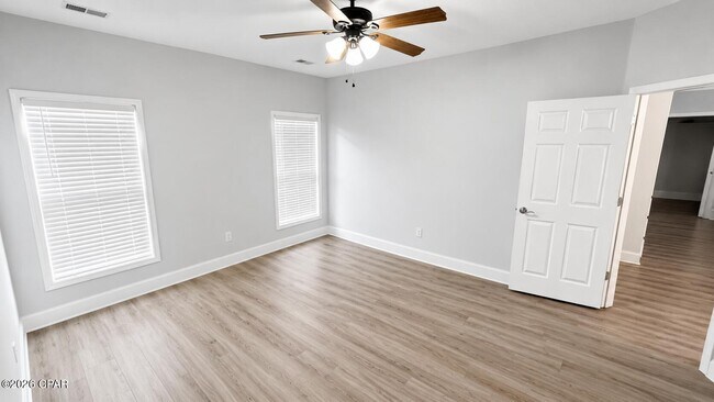 Building Photo - 9010 Polly Ave