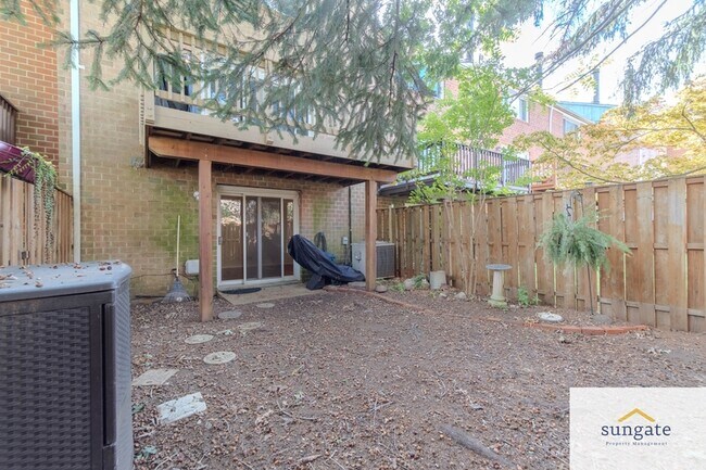 Building Photo - 12 Daria Ct