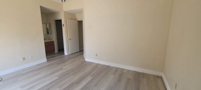 Building Photo - 8005 Cold Creek Ct