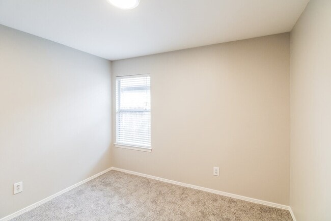 Building Photo - 24227 Silver Maple Dr