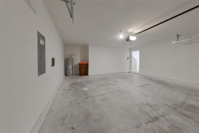 Building Photo - 8624 SW 44th Ct