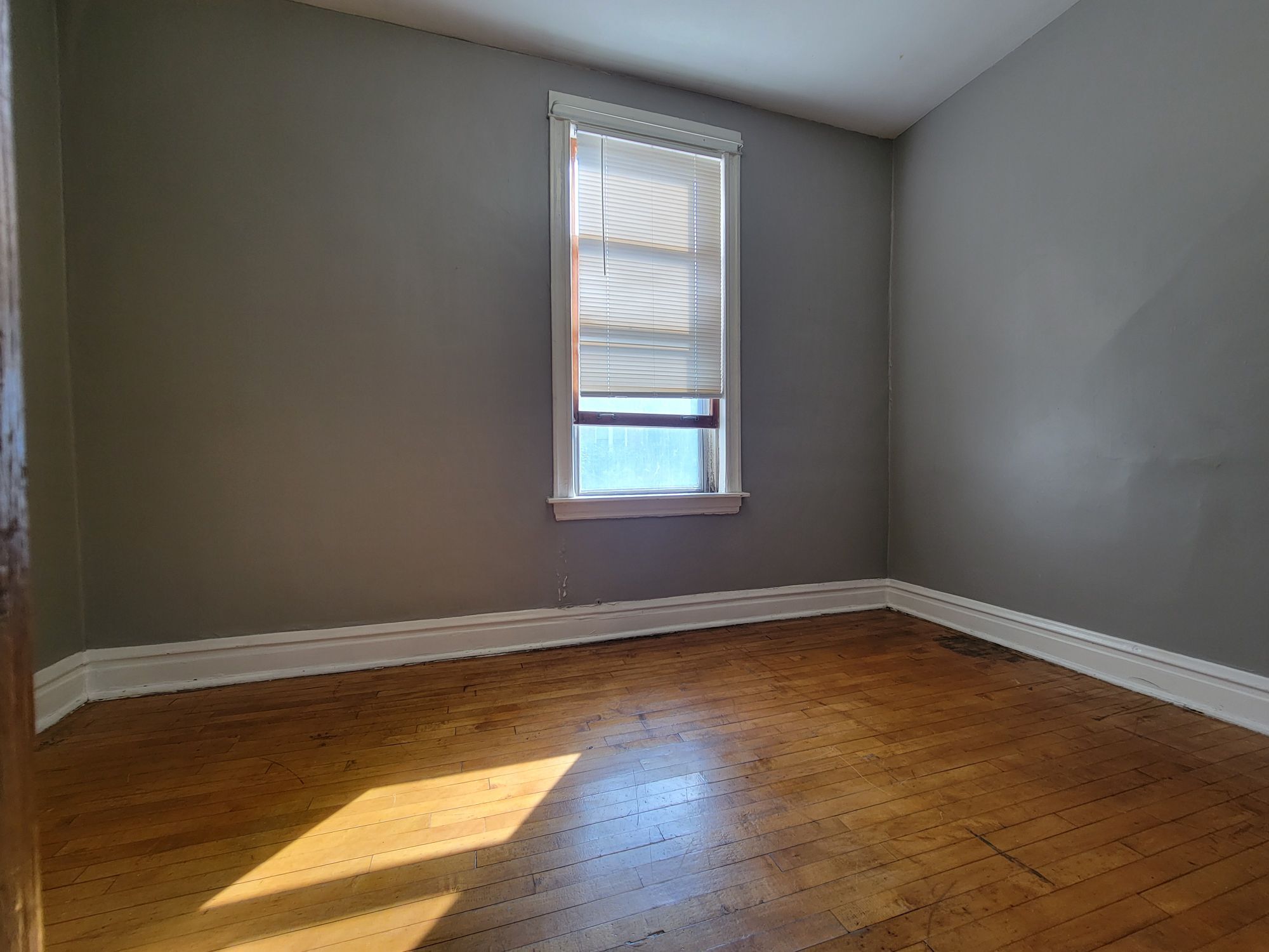 Bedroom - 3046 N Haussen Ct