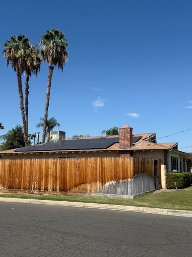 Building Photo - 6101 Crestmore St