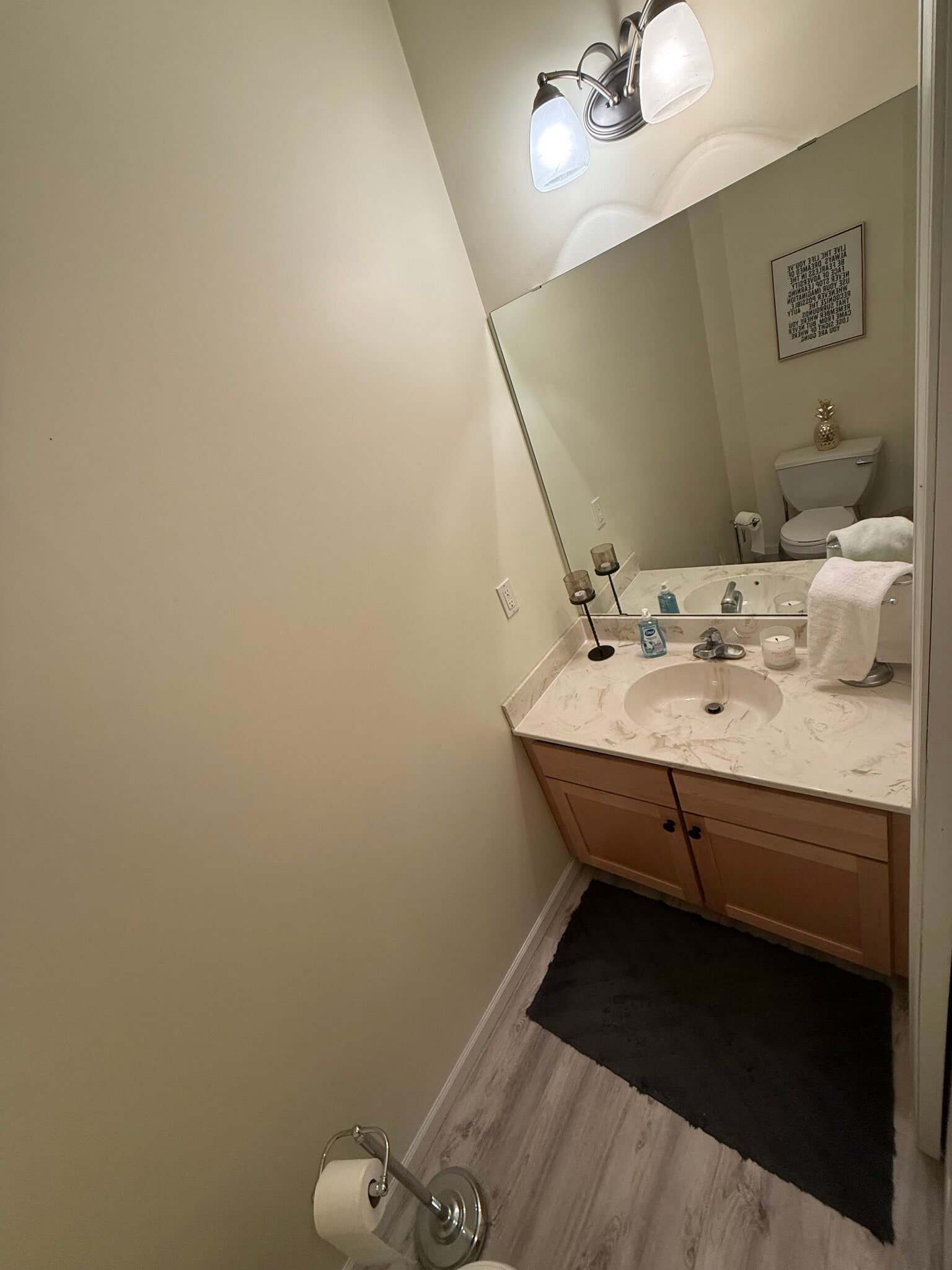 Building Photo - 452 W 84th St