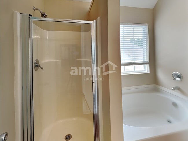 Building Photo - 5711 Falkirk Ln