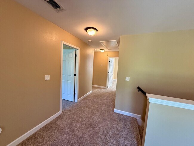 Building Photo - 4515 Hermosa Rd