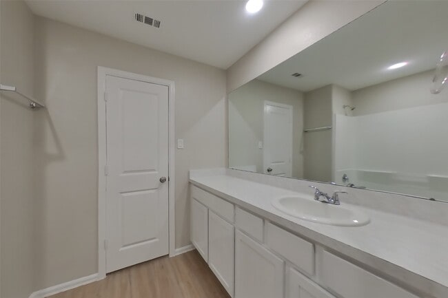 Building Photo - 18613 Rosehill Pr Dr