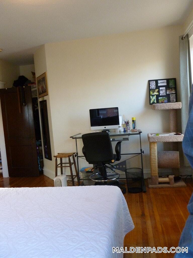 Building Photo - 17-19-19 Washington St S