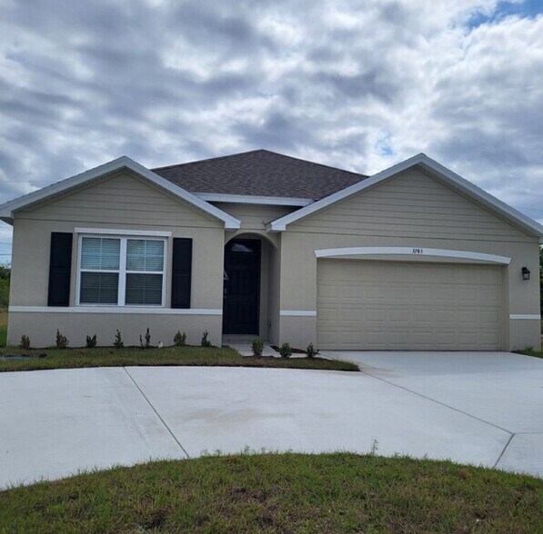 Primary Photo - 3743 SW Port St Lucie Blvd