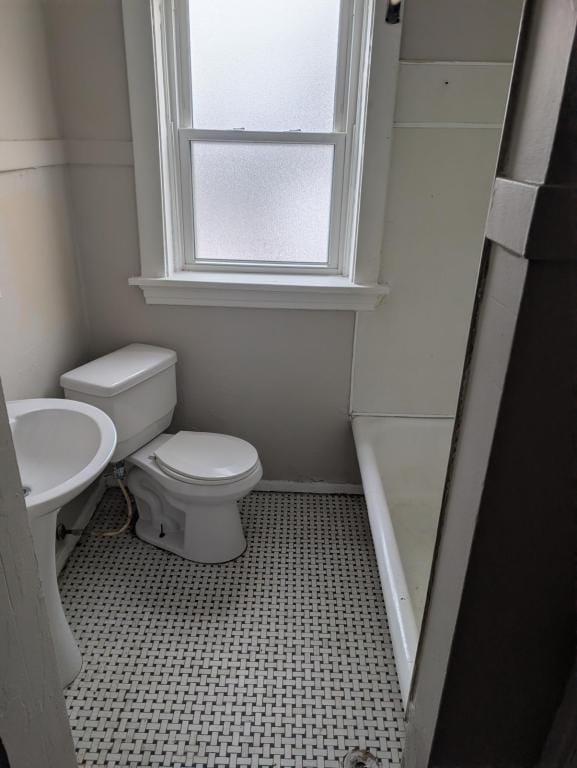 Building Photo - 5008 Newport Ave