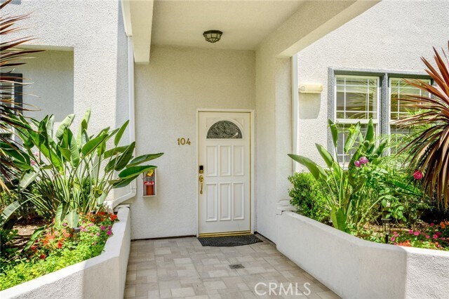 Building Photo - 465 E Magnolia Blvd