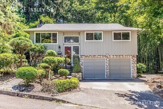 Building Photo - Stunning Home in the Heart of SE Portland
