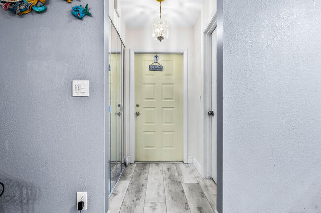 Building Photo - 2503 Waterview Cir