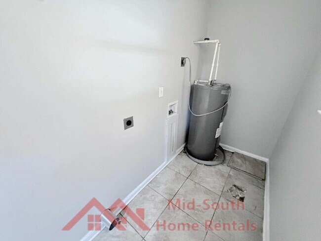Building Photo - 1521 Abernathy Rd