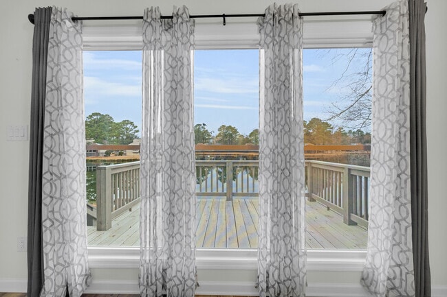 Building Photo - 7212 Windward Dr