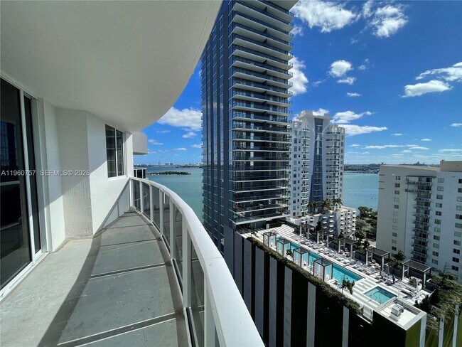 Building Photo - 601 NE 23rd St