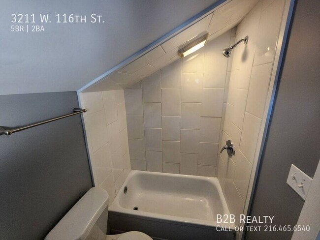 Building Photo - 3211 W 116th St