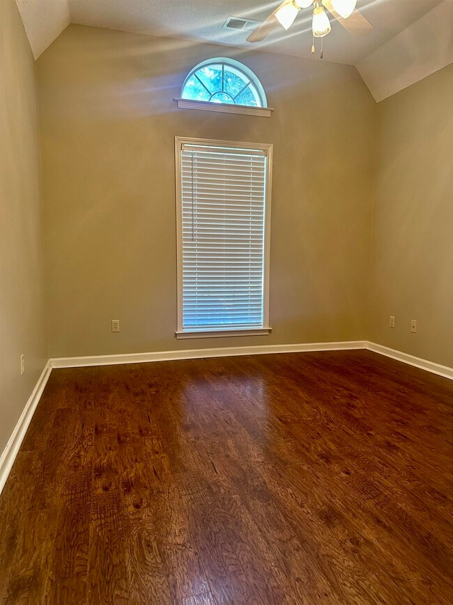 Building Photo - 814 Byhalia Rd